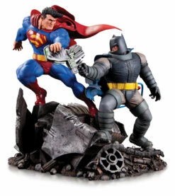 DC COMICS DKR BATMAN VS SUPERMAN MINI BATTLE STATUE