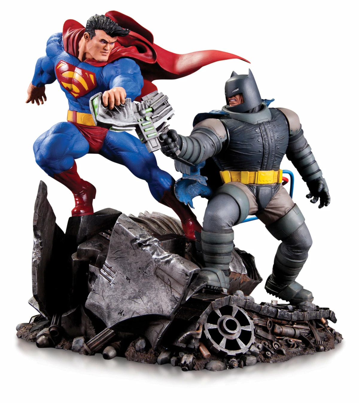 DC COMICS DKR BATMAN VS SUPERMAN MINI BATTLE STATUE 3 DC COMICS DKR BATMAN VS SUPERMAN MINI BATTLE STATUE